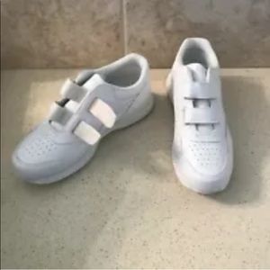 Propet White Shock Absorbers Walking shoes NIB